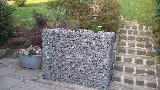 Högbädd, fyrkantig 130 cm x 100 cm x 60 cm (L x H x D), maskstorlek 5 x 5 cm, väggtjocklek 10 cm