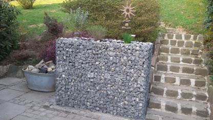 Højbed firkantet 130 cm x 100 cm x 60 cm (L x H x D), maskestørrelse 5 x 5 cm, vægtykkelse 10 cm