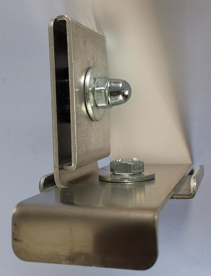 Klem met hekbeugel 5 x 10 cm voor dubbel gaas, aluminium
